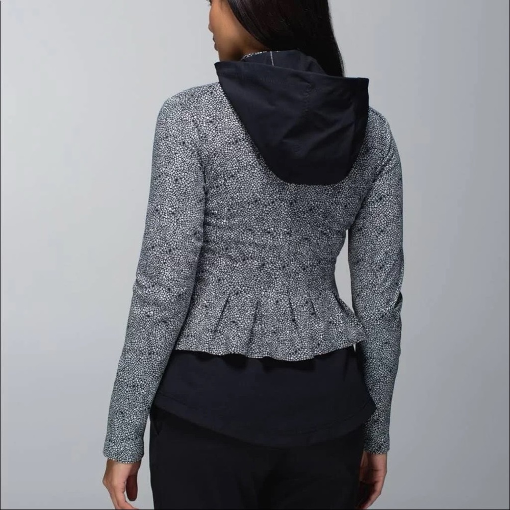 Lululemon Peplum Jacket - Black with Daisy Print